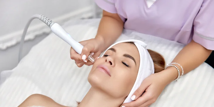 Kozmetické ošetrenia: hydratačné, relaxačné alebo chemický peeling či dermabrázia