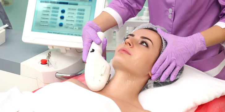 IPL ošetrenie tváre, krku a dekoltu: Omladnite na počkanie vďaka fotorejuvenizácii!