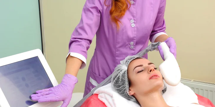 IPL ošetrenie tváre, krku a dekoltu: Omladnite na počkanie vďaka fotorejuvenizácii!