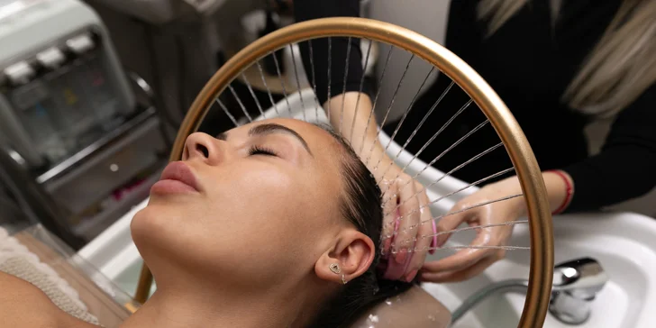 Head Spa s LED terapiou alebo mezoterapiou pre pokožku hlavy a vlasov v Anzu Cosmetics