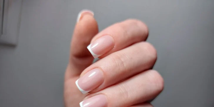 Gélové nechty, manikúra alebo pedikúra pre krásu vašich rúk a nôh v Angel beauty