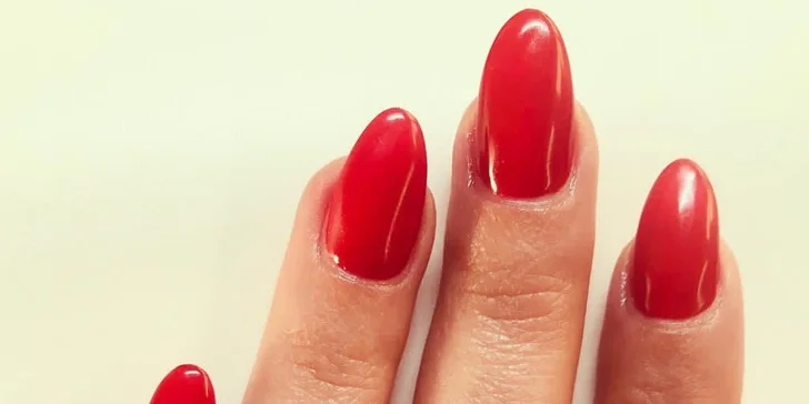 Gélové nechty, manikúra alebo pedikúra pre krásu vašich rúk a nôh v Angel beauty