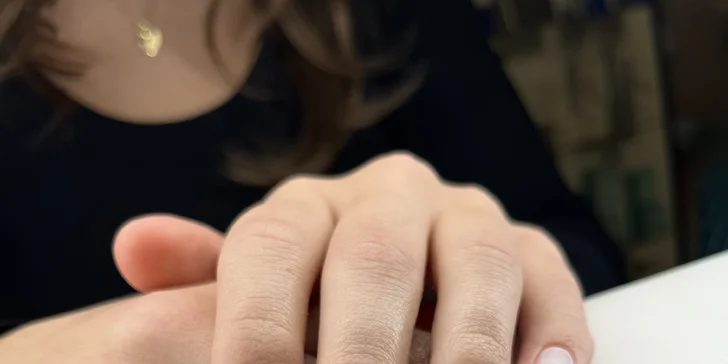 Gélové nechty, manikúra alebo pedikúra pre krásu vašich rúk a nôh v Angel beauty