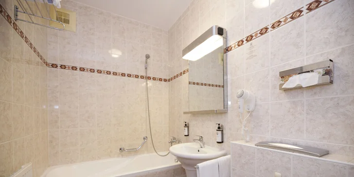 Romantický pobyt v centre Českého Krumlova: raňajky či polpenzia, možnosť privátneho wellness
