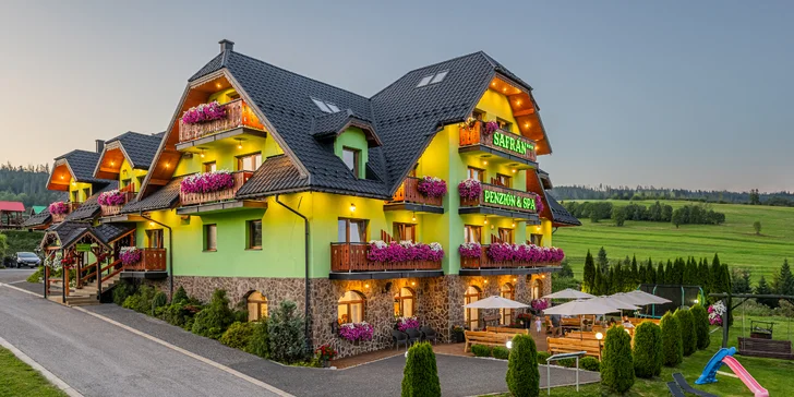 Rodinný penzión s nádherným výhľadom na Belianske Tatry: polpenzia aj neobmedzený wellness