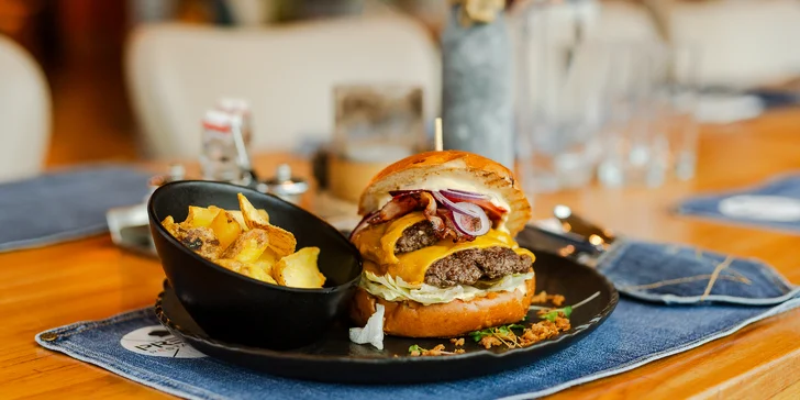 Smash burger alebo bravčový steak Tomahawk s hranolčekmi