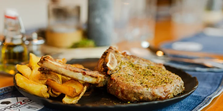 Smash burger alebo bravčový steak Tomahawk s hranolčekmi