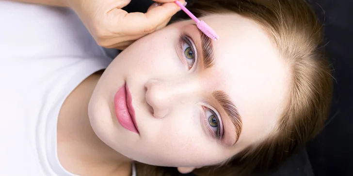 Laminácia obočia, lash lifting alebo výhodný balíček oboch