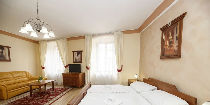 Pobyt s raňajkami a fľašou vína v srdci Českého Krumlova: izba alebo apartmán až pre 5 osôb