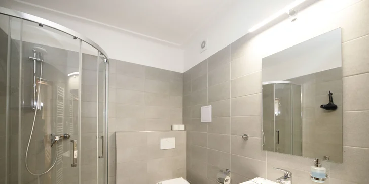 Pobyt s raňajkami a fľašou vína v srdci Českého Krumlova: izba alebo apartmán až pre 5 osôb