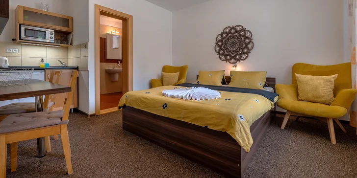 Rodinná atmosféra v apartmánovom dome so záhradou, altánkom, grilom aj detským ihriskom, aquapark na skok