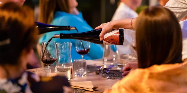 Degustácia vín z rodinného pezinského vinárstva Skovajsa