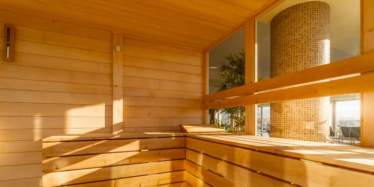 Wellness a zážitková večera v panoramatickom Pancha Skybare na 10. poschodí hotela Holiday Inn Žilina