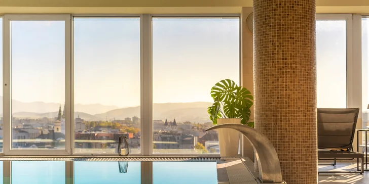 Wellness a zážitková večera v panoramatickom Pancha Skybare na 10. poschodí hotela Holiday Inn Žilina