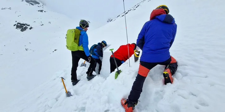 Kurzy pre skialpinistov: Skitouringový alebo skialpovo-lavínový kurz