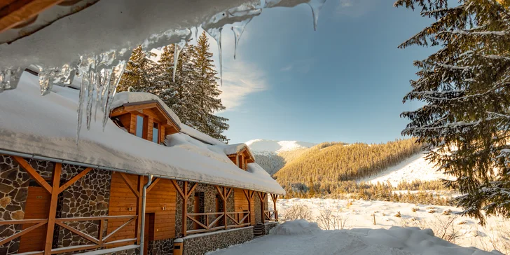 Horský hotel v Jasnej plný podmanivých výhľadov na brehu Vrbického plesa s wellness a stravou