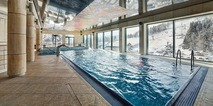 Výnimočný pobyt v perle poľských kúpeľov Krynici-Zdrój: 4* hotel so stravou, neobmedzeným wellness, detskou herňou aj požičovňou bicyklov