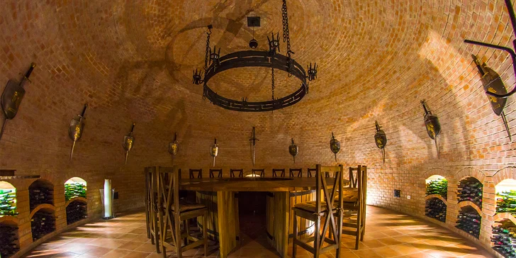 Pobyt v rodinnom vinárstve na Slovácku: polpenzia, wellness aj riadená degustácia