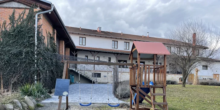 Pobyt v rodinnom vinárstve na Slovácku: polpenzia, wellness aj riadená degustácia