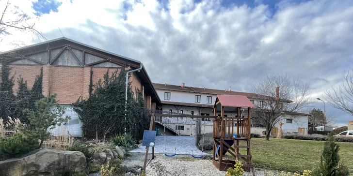 Pobyt v rodinnom vinárstve na Slovácku: polpenzia, wellness aj riadená degustácia