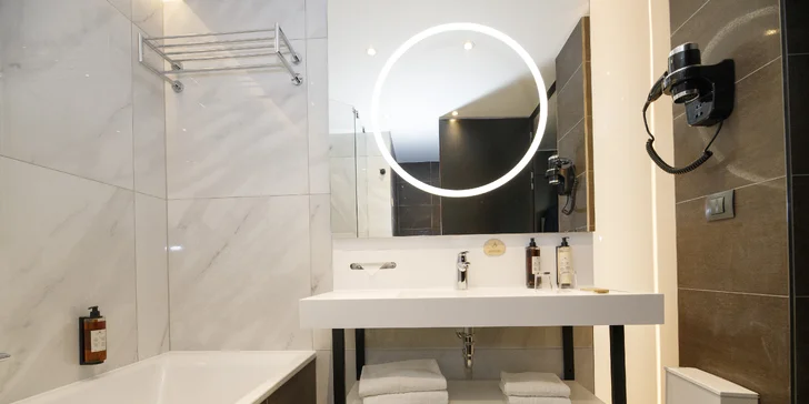 4* relax v Prahe vo dvojici alebo s rodinou: raňajky aj neobmedzený relax vo wellness