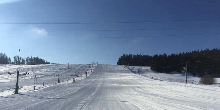 Celodenný alebo večerný skipas do lyžiarskeho strediska Snowpark Lučivná počas celého týždňa!