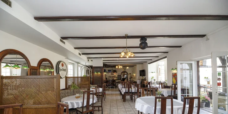 Oddych v pokojnej časti Mariánskych lázní: hotel s jedlom a s wellness procedúrami