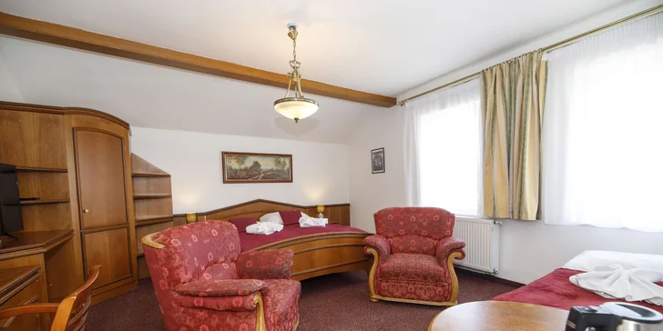 Oddych v pokojnej časti Mariánskych lázní: hotel s jedlom a s wellness procedúrami