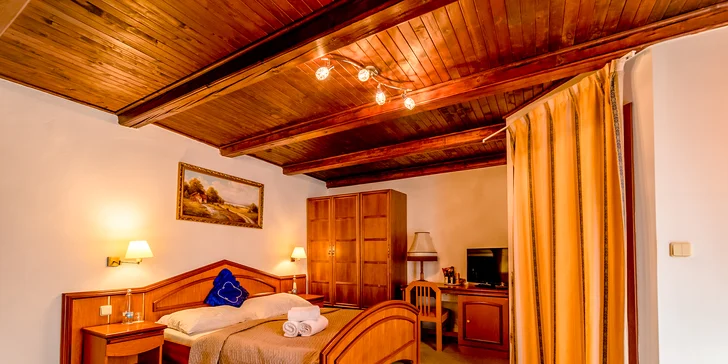 Oddych v pokojnej časti Mariánskych lázní: hotel s jedlom a s wellness procedúrami