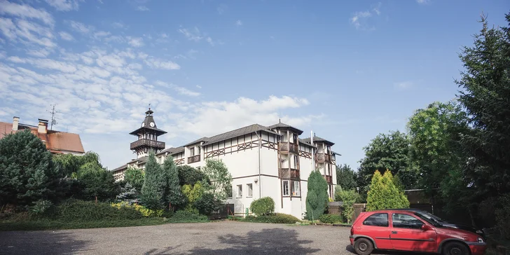 Oddych v pokojnej časti Mariánskych lázní: hotel s jedlom a s wellness procedúrami