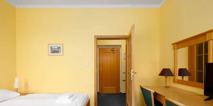 4* pobyt v centre Karlových Varov: ubytovanie s raňajkami alebo polpenziou, wellness aj masážou