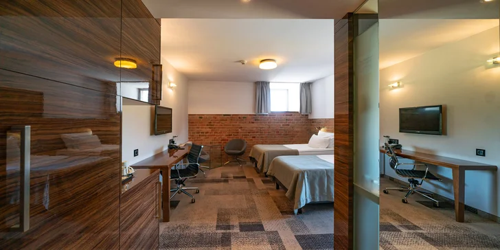 Moderný hotel v centre Gdanska: bohaté raňajky a neobmedzená sauna