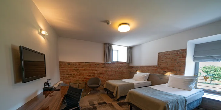 Moderný hotel v centre Gdanska: bohaté raňajky a neobmedzená sauna