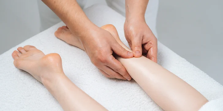 Relaxačná, športová alebo klasická masáž: Chrbát a šija alebo chrbát a dolné končatiny