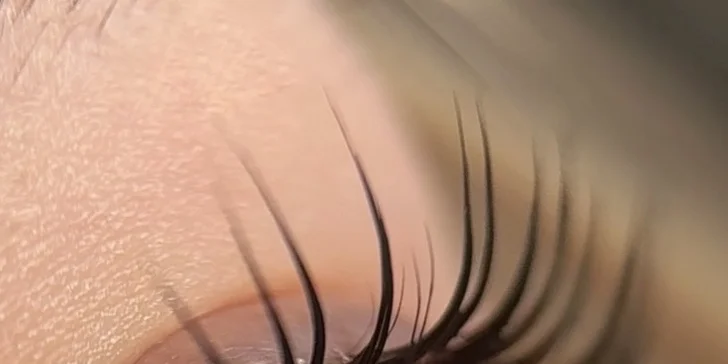 Úprava či laminácia obočia, lash lift mihalníc aj výhodné kombo