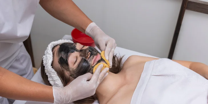 Aplikácia mihalníc, pleťové ošetrenie alebo mezoterapia