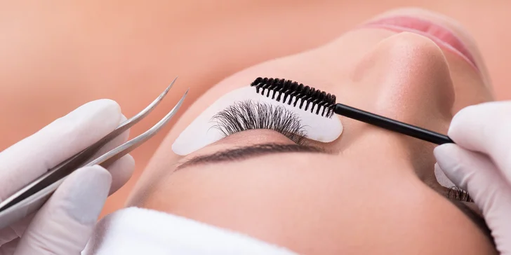Aplikácia mihalníc, pleťové ošetrenie alebo mezoterapia