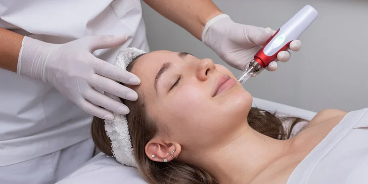 Aplikácia mihalníc, pleťové ošetrenie alebo mezoterapia