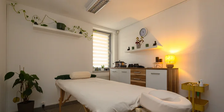 Relaxačná masáž alebo klasická masáž aj s bankovaním