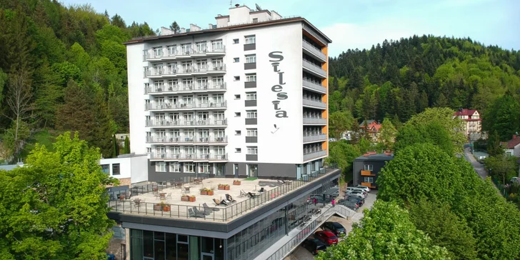 Aktívna dovolenka v kúpeľnom mestečku Krynica-Zdrój: Bazén, sauna aj raňajky