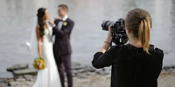 Profesionálne fotografovanie v ateliéri alebo v exteriéri: partnerské, tehotenské, svadobné a iné
