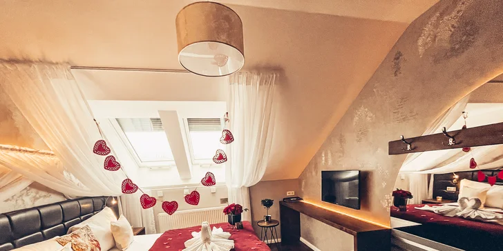 S láskou do Prahy: 4* hotel v centre, raňajky, romantický večer na lodi