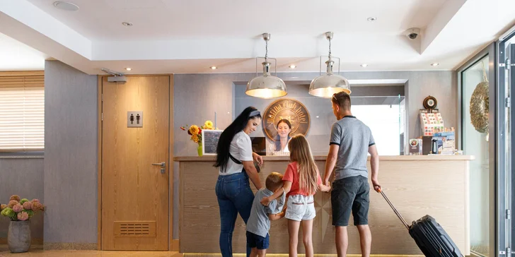 Historické centrum Gdaňsku: ubytovanie v modernom hoteli aj pamiatky