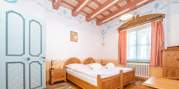 Jurkovičove útulne na Pustevnách: pobyt s raňajkami aj večerou vo valašskej reštaurácii Libušín