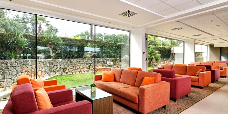 Dovolenka na Istrii: hotel 100 m od pláže, bazény, polpenzia+
