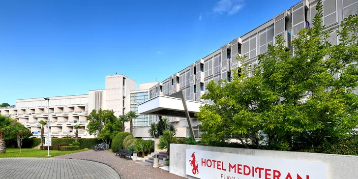 Dovolenka na Istrii: hotel 100 m od pláže, bazény, polpenzia+