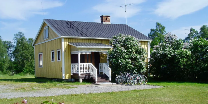 Za polárnou žiarou a krásami Botnického zálivu: prenájom domčeka pre 2-11 osôb, zapožičanie bicyklov, loďky, kajakov, český majiteľ