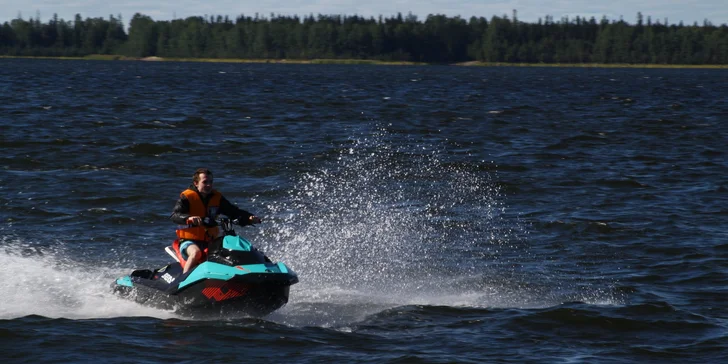 Za polárnou žiarou a krásami Botnického zálivu: prenájom domčeka pre 2-11 osôb, zapožičanie bicyklov, loďky, kajakov, český majiteľ