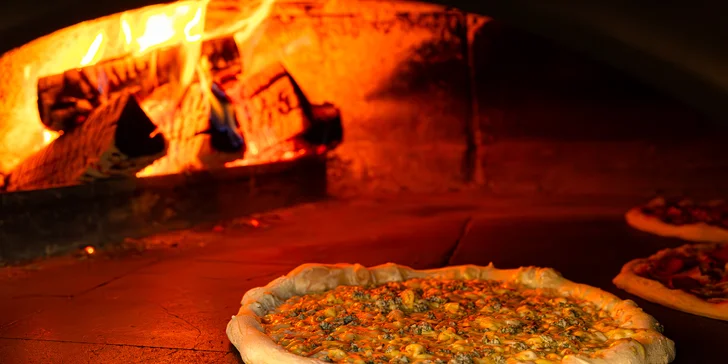 Lahodná pizza podľa vlastného výberu, na výber až 10 druhov