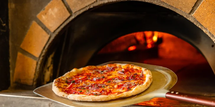 Lahodná pizza podľa vlastného výberu, na výber až 10 druhov